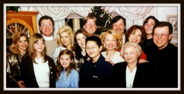 Eleanor, her 3 children, their spouses and 7 grandchildren - 1993